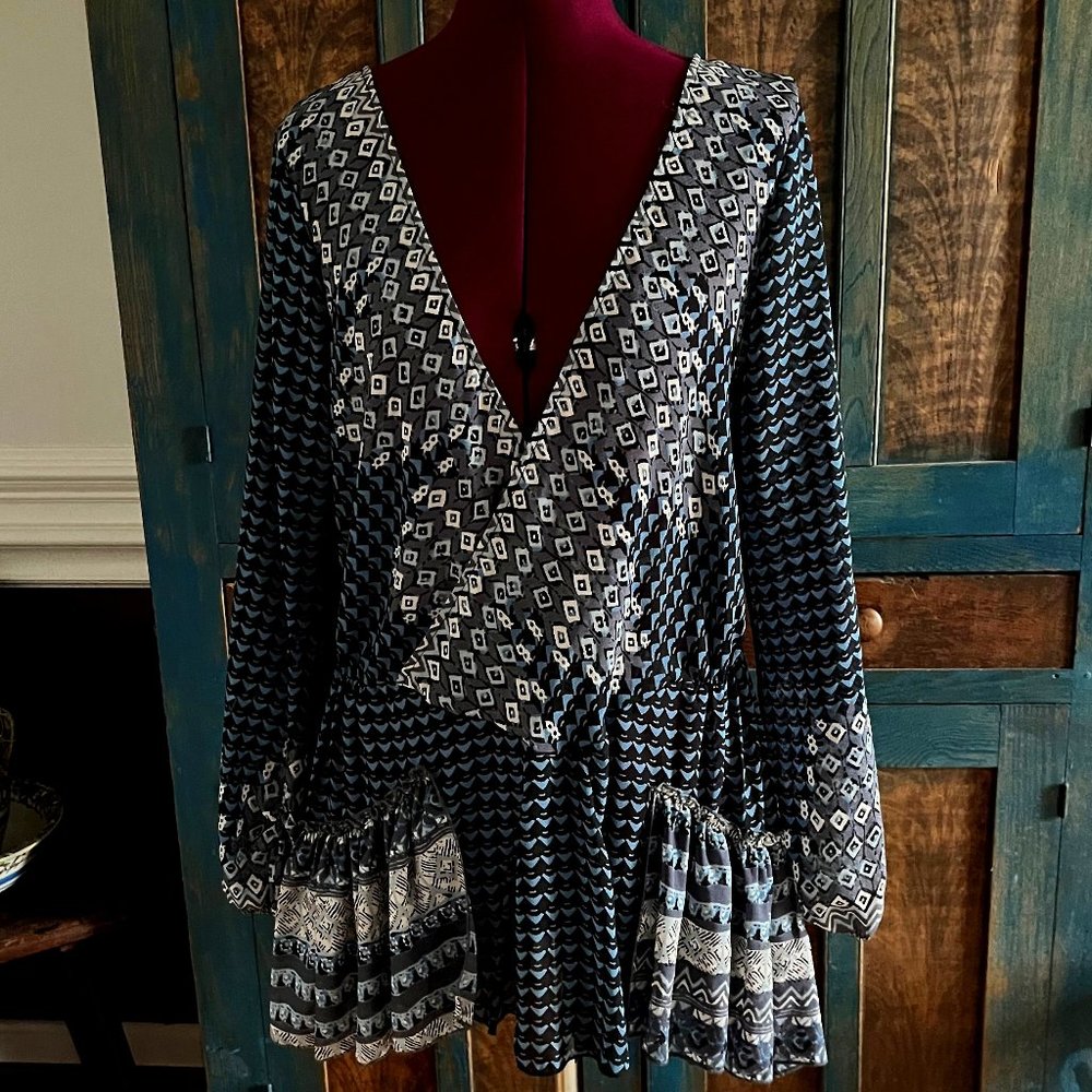 FREE PEOPLE - BOHO Long Sleeve Blue Top - NEVER WORN